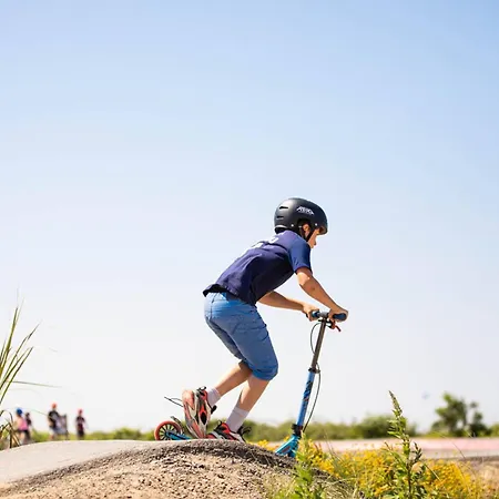 Authentique à Deux Pas De La Plage, Parfait Pour Se Détendre - Fr-1-788-69 Merville-Franceville-Plage
