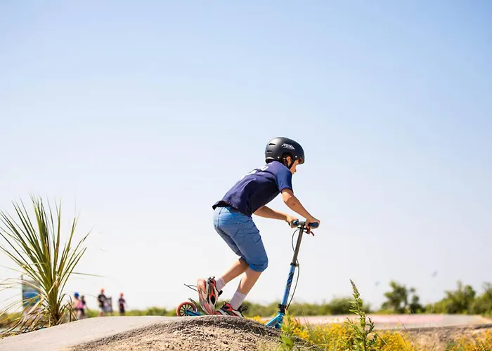 Authentique à Deux Pas De La Plage, Parfait Pour Se Détendre - Fr-1-788-69 Merville-Franceville-Plage