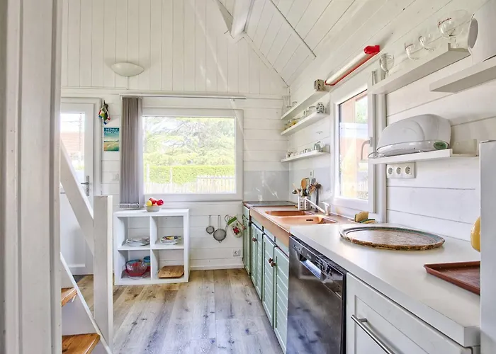 Authentique à Deux Pas De La Plage, Parfait Pour Se Détendre - Fr-1-788-69 *